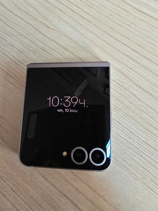 Смартфон Samsung Galaxy Z Flip6