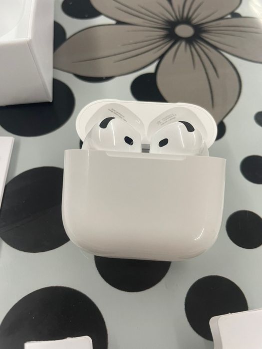 Căști Airpods 4 anc