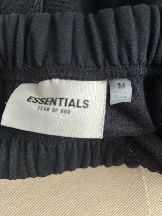 Pantaloni essentials