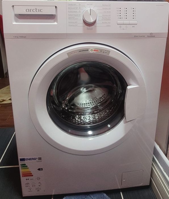 Vând mașină de spălat haine