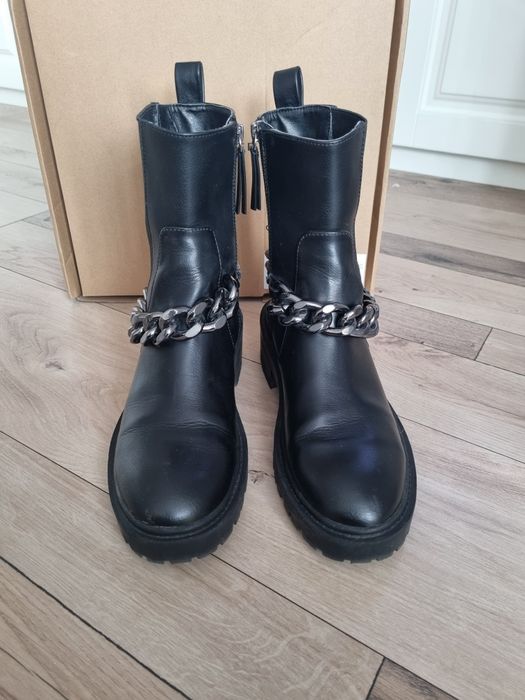 Бота с аксесоари Reserved