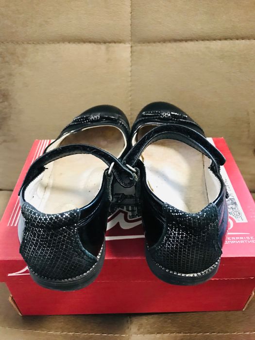 Детская обувь в школу