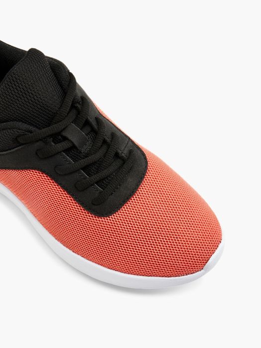 Нови Маратонки VTY