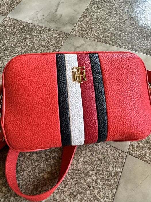Tommy Hilfiger малка червена чанта crossover bag, като НОВА