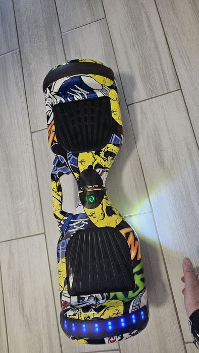 Hoverboard Monkeyboard Graffiti