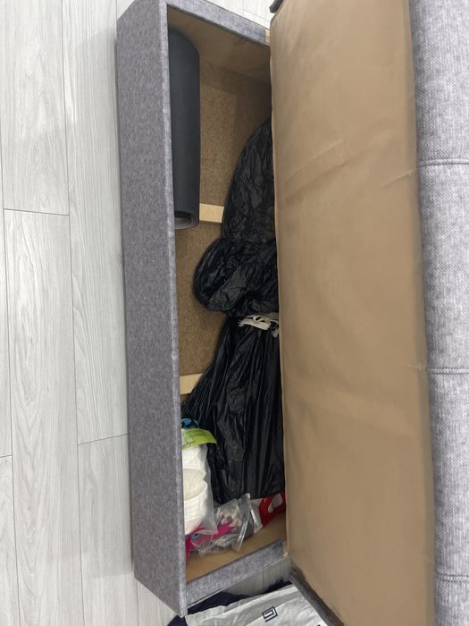 Продается диван раскладной 160*200.