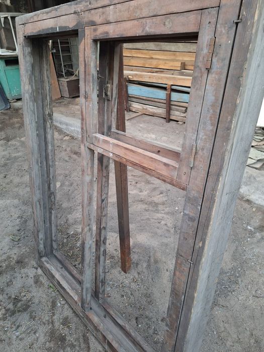 Продам оконные рамы