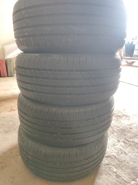 Продам шины новые 215/50/17