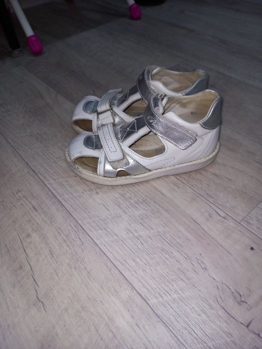 Сандалии кожаные