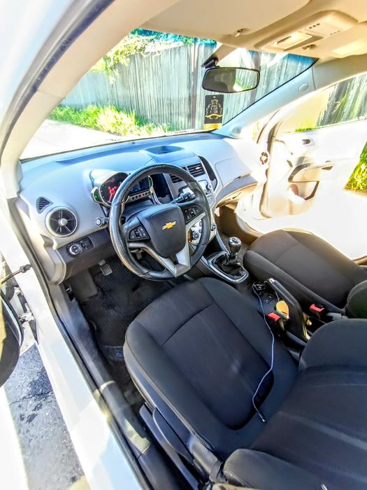 Vând/schimb Chevrolet aveo 2012