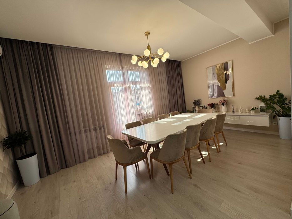 Продаётся двухуровневая квартира 240 м² — 7–8 этажи | $280 000