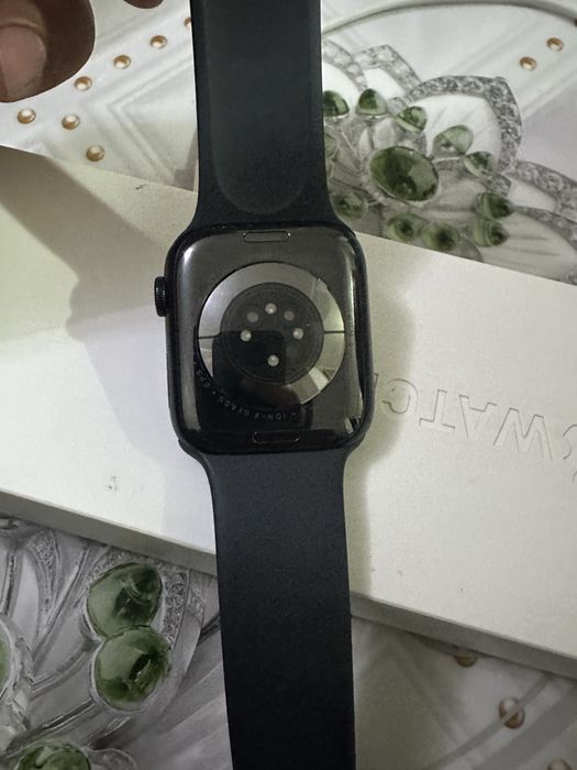 Apple Watch 8.  45 mm хорошим состоянии