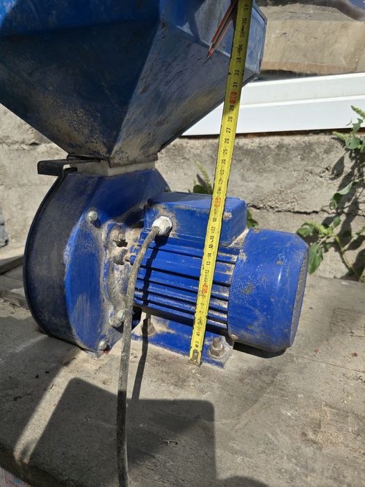 Дробилка для зерна, зернодробилка