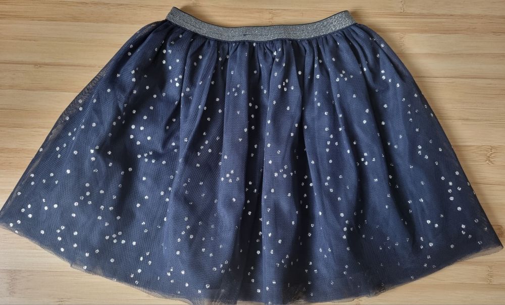 Fustita scoala cu tulle bleumarin si buline argintii