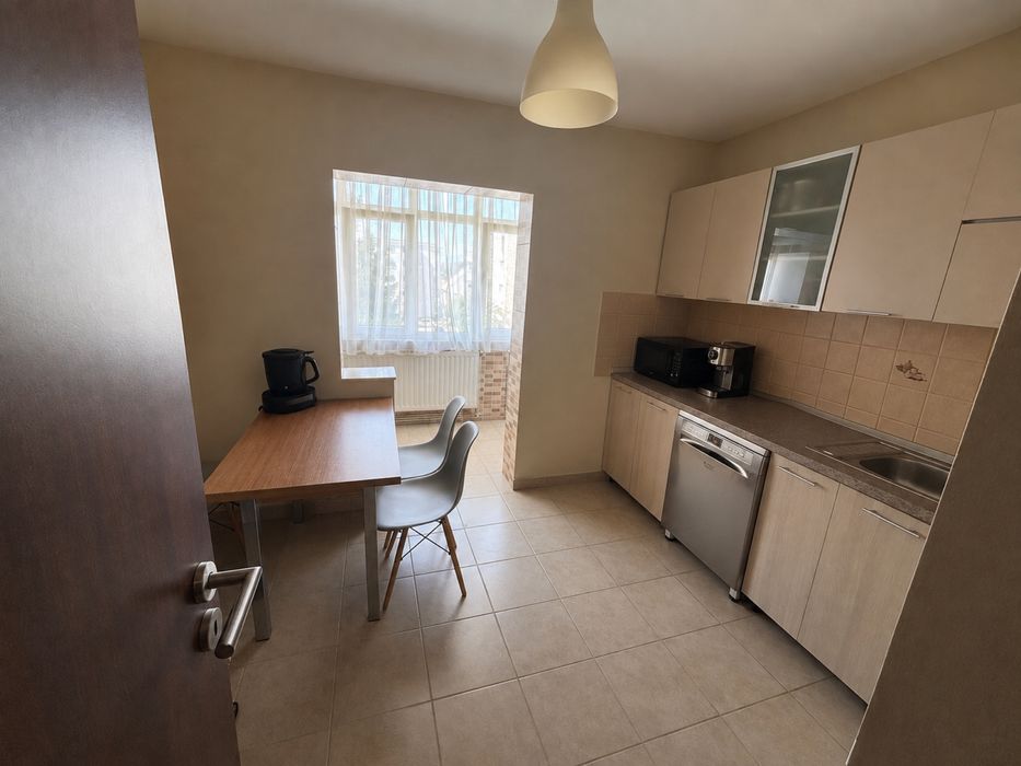 Apartament 3 camere, 73 mp, etaj 2, Mioveni – zonă centrală