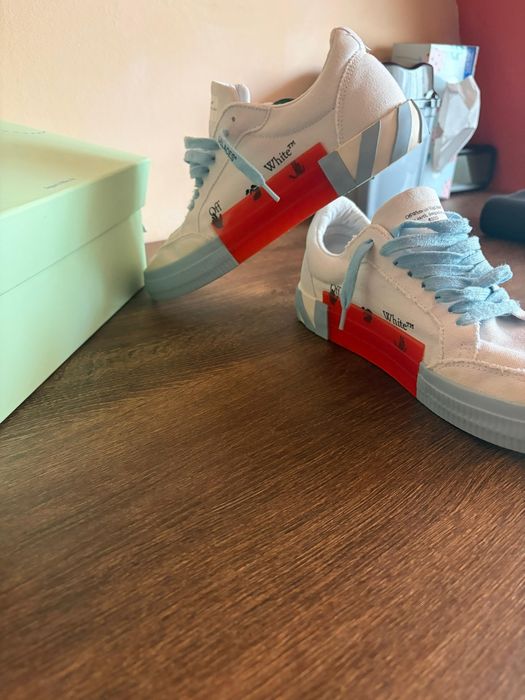 Adidași Off White Vulcanic
