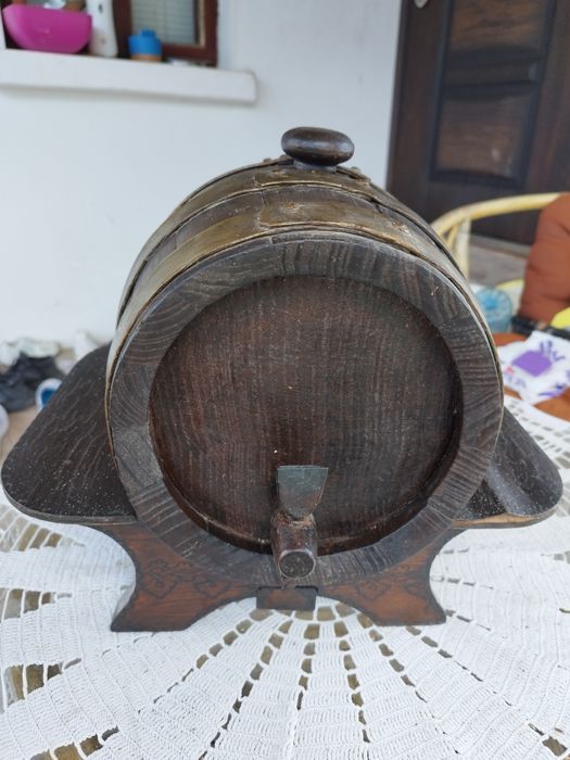 Буре дъбово със стойка