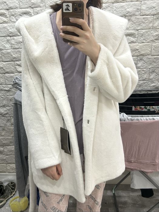 Белая пушистая эко шубка