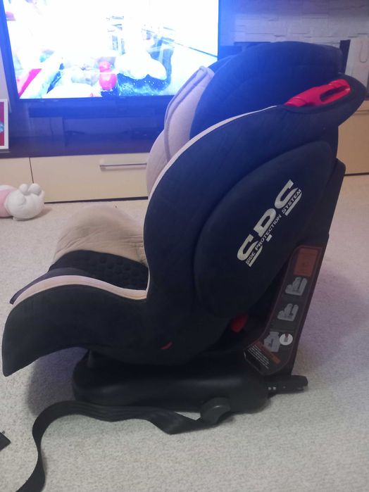 Scaun auto cu isofix