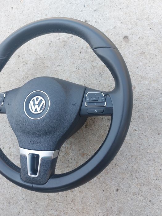 Volan complet piele 3 spite Volkswagen Passat B7 B6 CC Golf 6 Tiguan