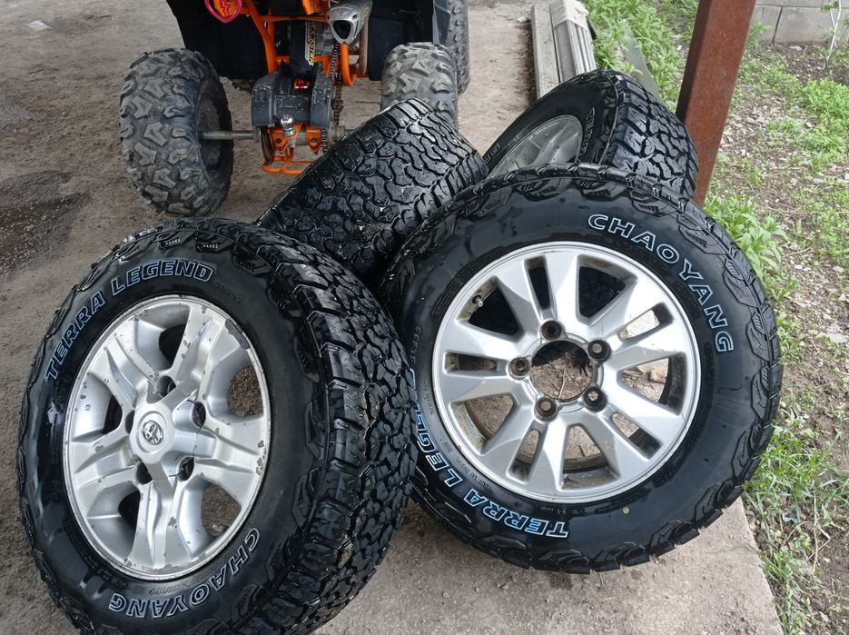 Продам грязевые резины с дисками, крузак 100