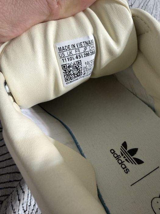 Новые кроссовки Adidas Bad Bunny