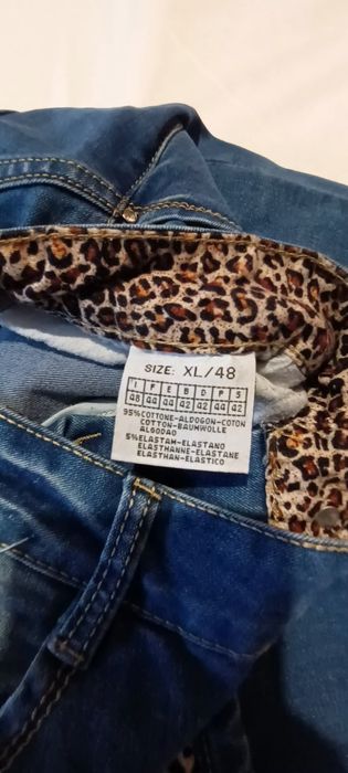 Blugi elastici sckiny sigaretta cu insertii leopard 44-46