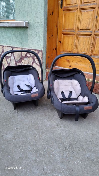 Комбинирана количка за близнаци и кошчета за кола в комплект