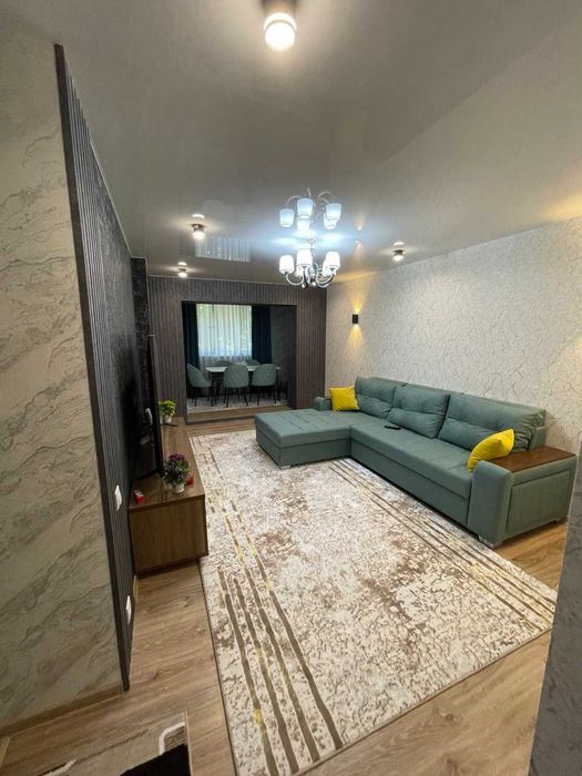 Диван новый(длина 180 глубина 90)