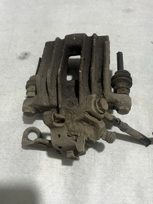 Etrieri Etrier stanga dreapta Skoda1 Fabia 2