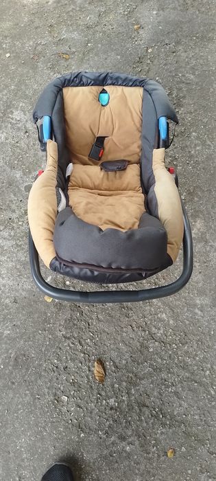 Столче за кола за бебе