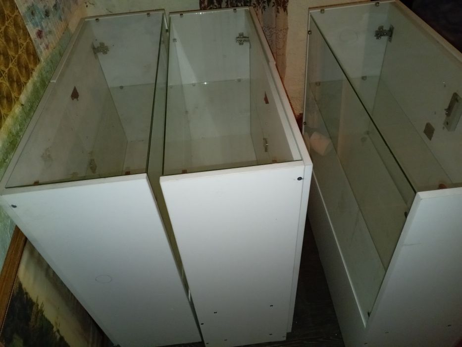 Продам шкаф витрину для магазина