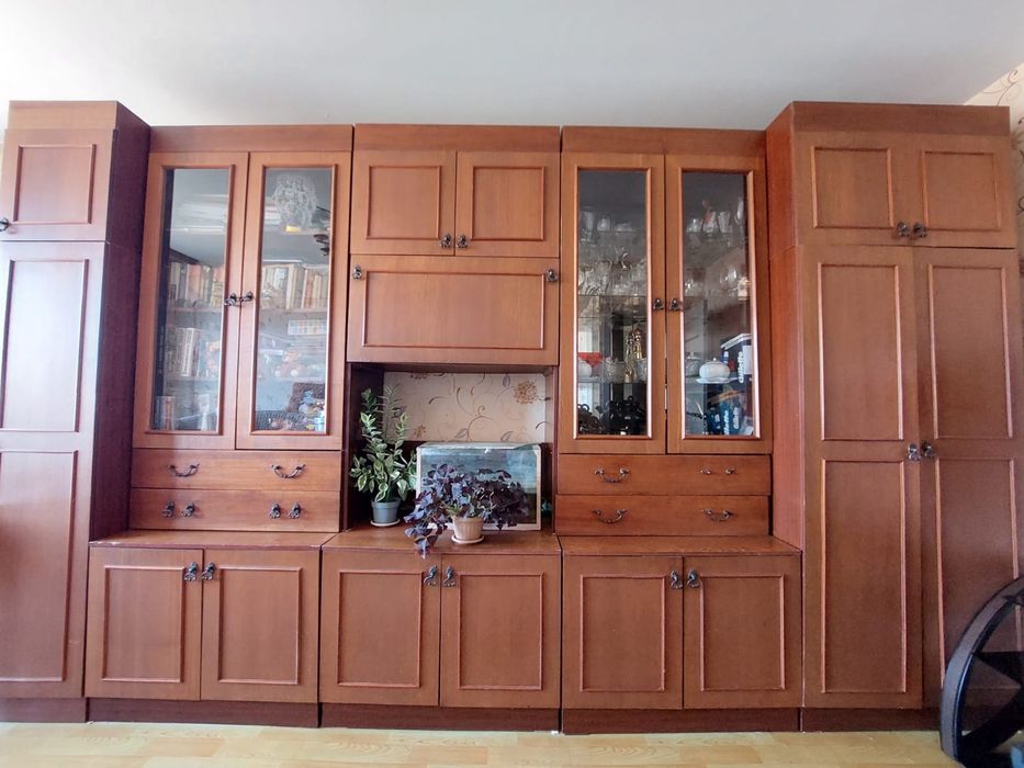 Продается стенка из 5 секций