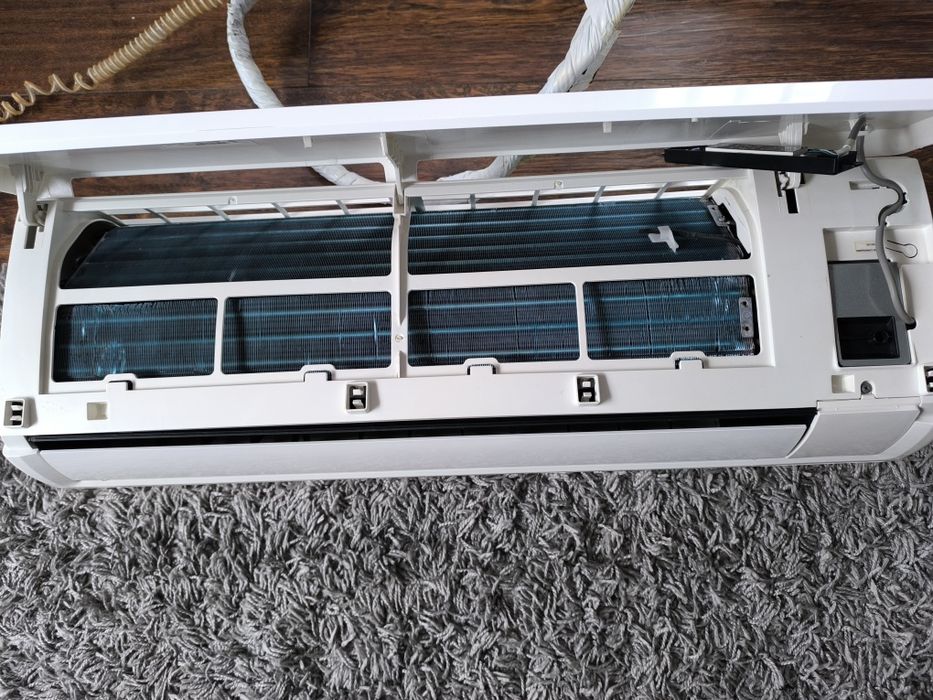 Климатик HAIER 12 INVERTOR .