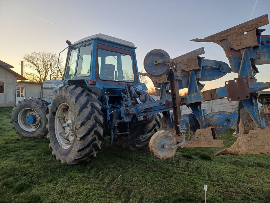 Tractor ford 4x4 cu Plug reversibil