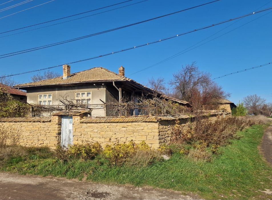 Продава се Къща в с. Славяново, Област Търговище - 120 кв.м за 128 €/кв.м - Снимка #1