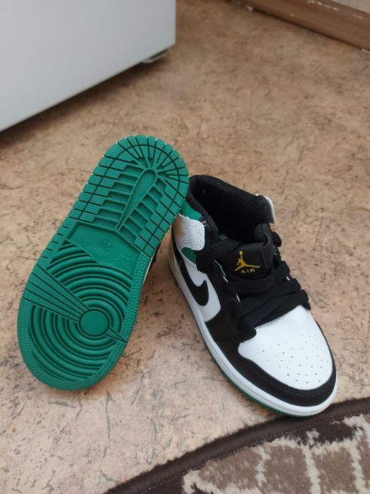 Кроссовки (джорданы)