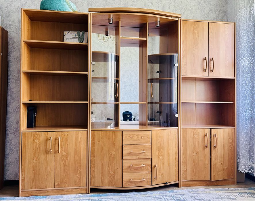 Продам сервант в хорошем состоянии