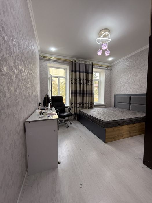 Продаётся 3-комнатная квартира с капитальным ремонтом в Чирчике