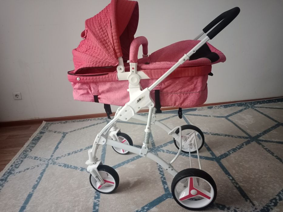 Детская коляска в отличном состоянии