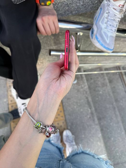 iphone se 2 поколения