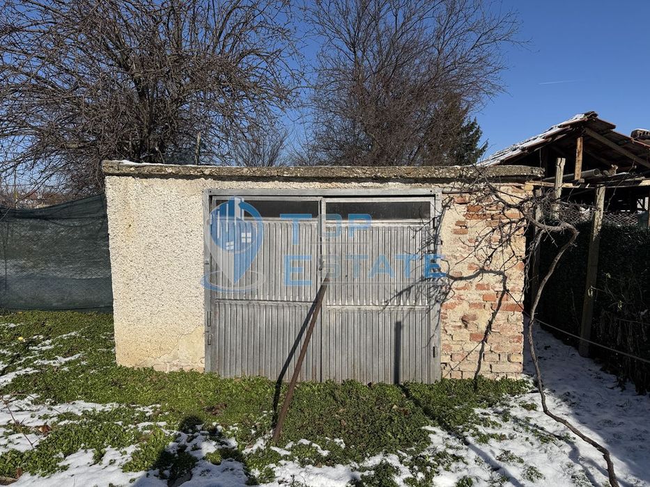 Къща в близост до центъра на село Правда, област Велико Търново