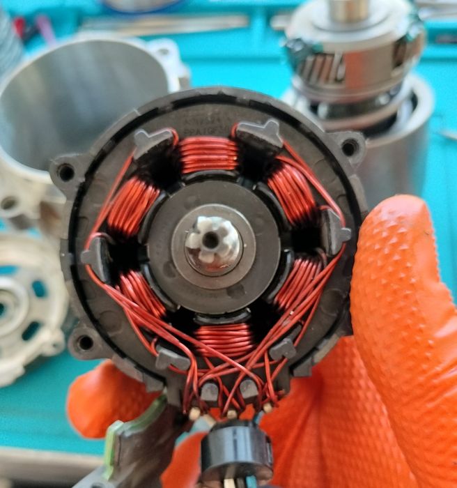 Reparatii scule electrice profesionale și acumulatori