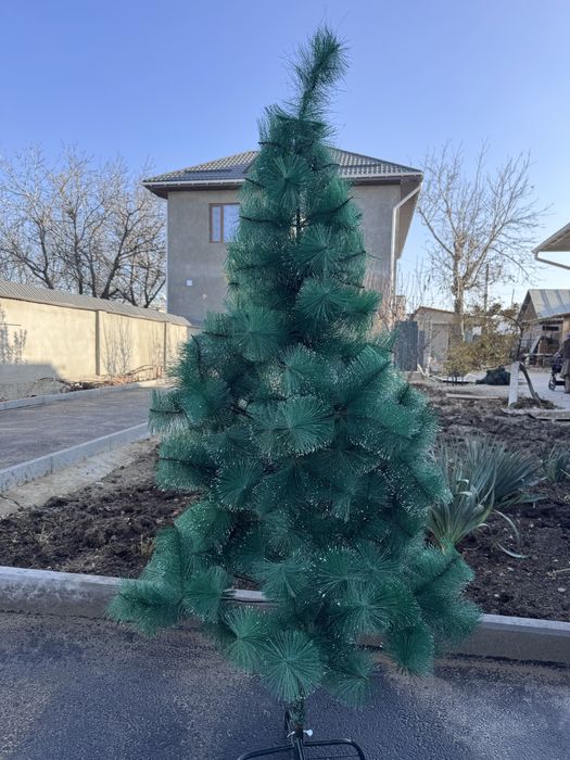 Новогодняя ель,в хорошем состоянии,недорого