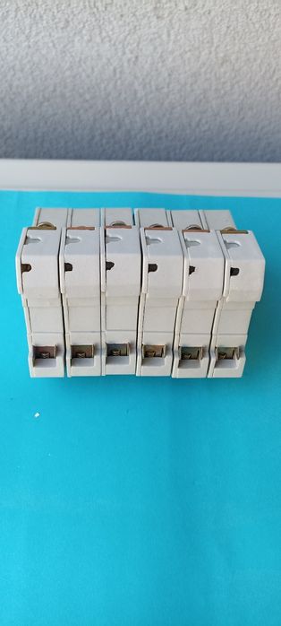 Автоматични прекъсвачи FLACH - 6 бр. за 20 лв.