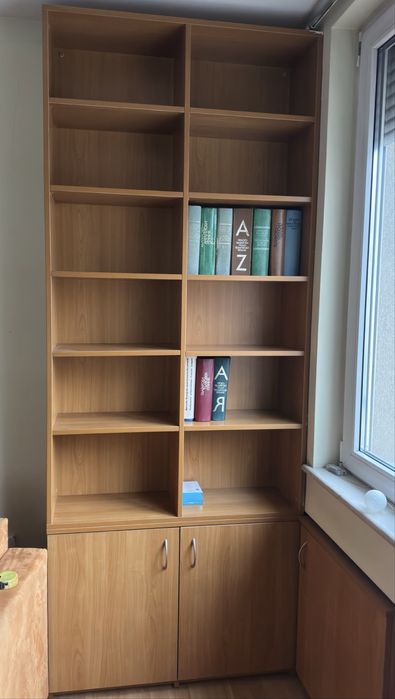 Секция и етажрка с шкаф