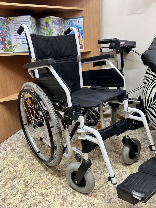 Продам инвалидную коляску