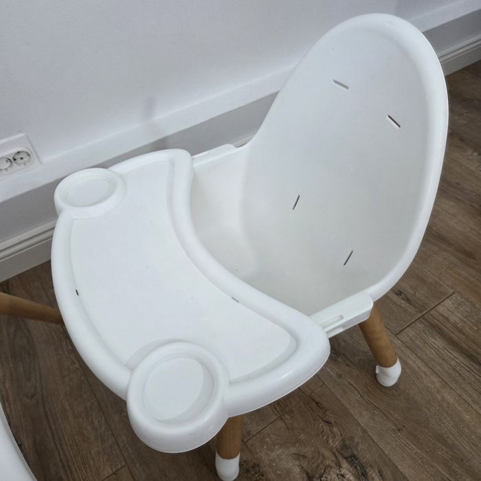 Scaun de masa bebe