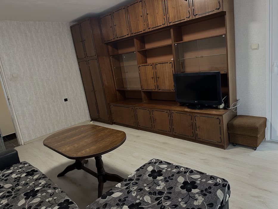 Дава се под наем Двустаен апартамент в Ямбол, Граф Игнатиев - 70 кв.м за 229.5 € - Снимка #3