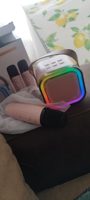 Караоке с два микрофона и колонка